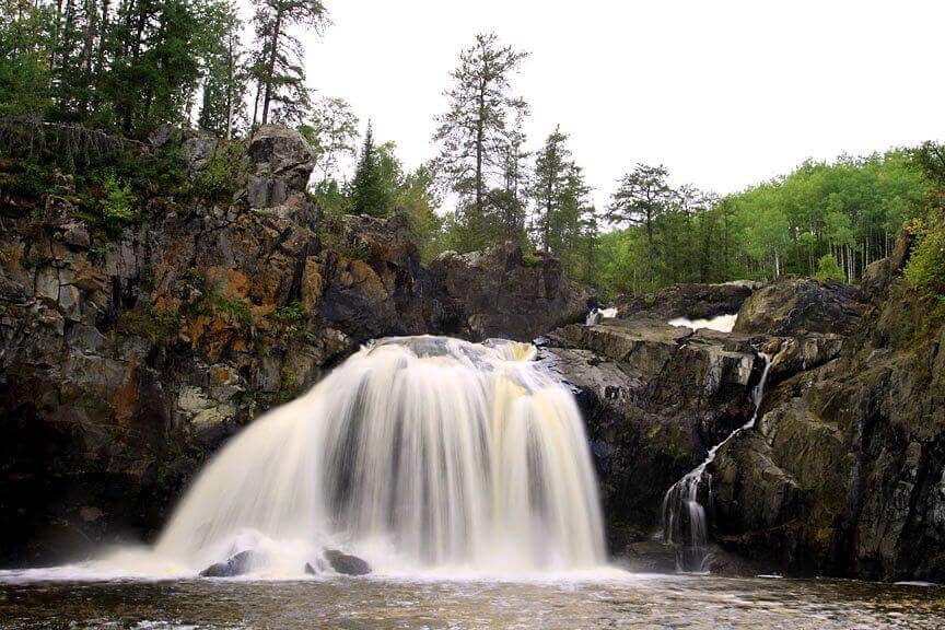visit waterfalls in Ontario